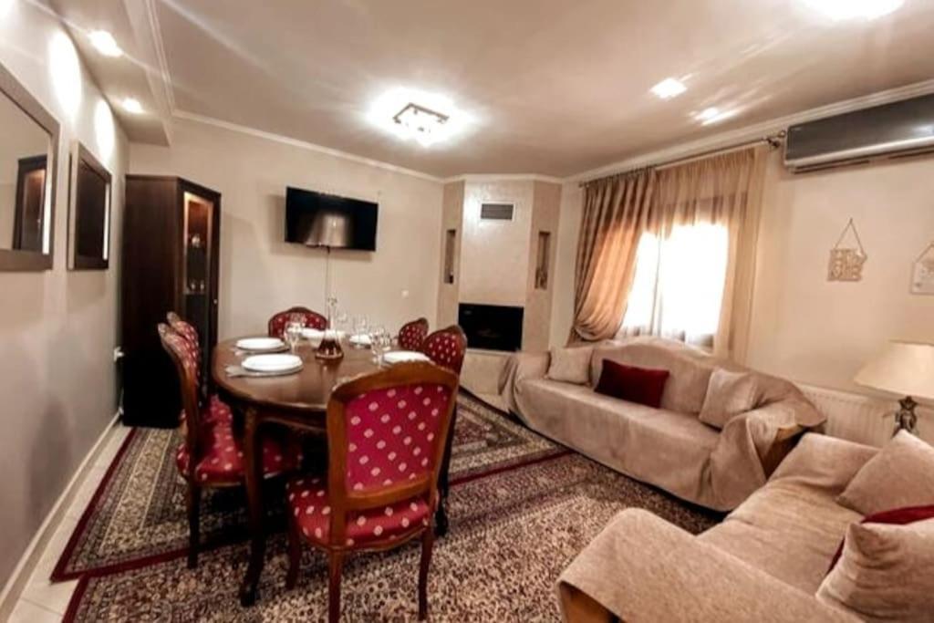 A Home Away From Home Tríkala Екстериор снимка