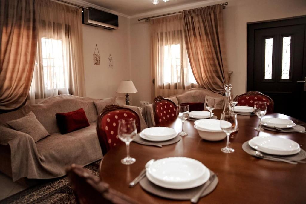 A Home Away From Home Tríkala Екстериор снимка