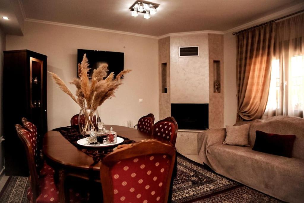 A Home Away From Home Tríkala Екстериор снимка